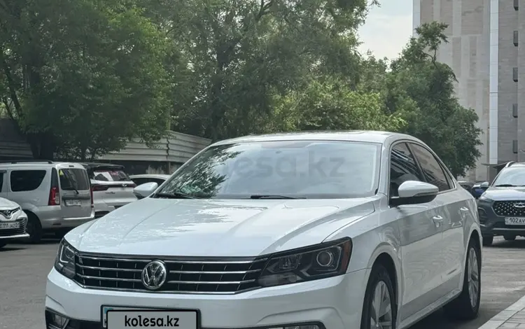 Volkswagen Passat 2017 года за 9 300 000 тг. в Алматы