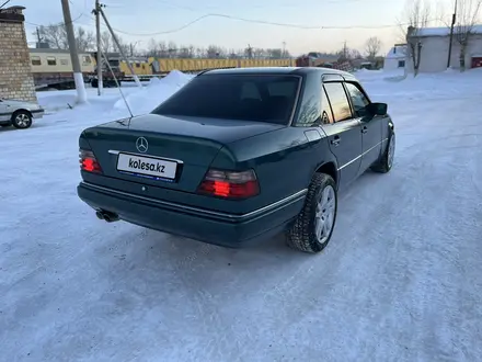 Mercedes-Benz E 220 1995 года за 2 900 000 тг. в Караганда – фото 5