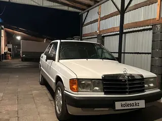 Mercedes-Benz 190