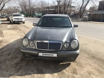 Mercedes-Benz E 230 1997 года за 2 000 000 тг. в Кызылорда