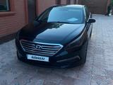Hyundai Sonata 2015 года за 7 150 000 тг. в Актобе – фото 5