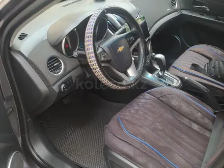 Chevrolet Cruze 2013 года за 2 200 000 тг. в Астана – фото 3
