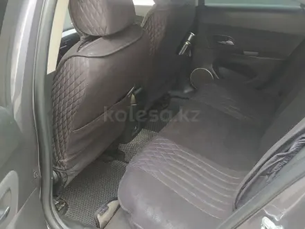 Chevrolet Cruze 2013 года за 2 200 000 тг. в Астана – фото 4