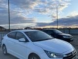 Hyundai Elantra 2019 года за 8 100 000 тг. в Уральск – фото 5