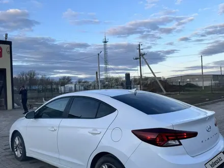 Hyundai Elantra 2019 года за 8 100 000 тг. в Уральск – фото 6