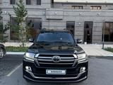 Toyota Land Cruiser 2019 годаfor40 000 000 тг. в Астана