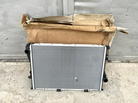 Радиатор охлаждения на BMW E38 E39 БМВ Е38 Е39 за 115 000 тг. в Шымкент