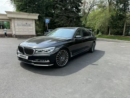 BMW 750 2017 года за 16 200 000 тг. в Алматы