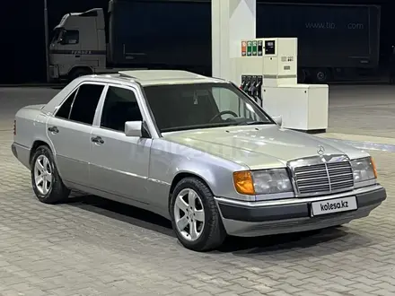 Mercedes-Benz E 280 1993 года за 2 700 000 тг. в Алматы – фото 4