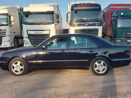 Mercedes-Benz E 320 1999 года за 5 500 000 тг. в Алматы – фото 4