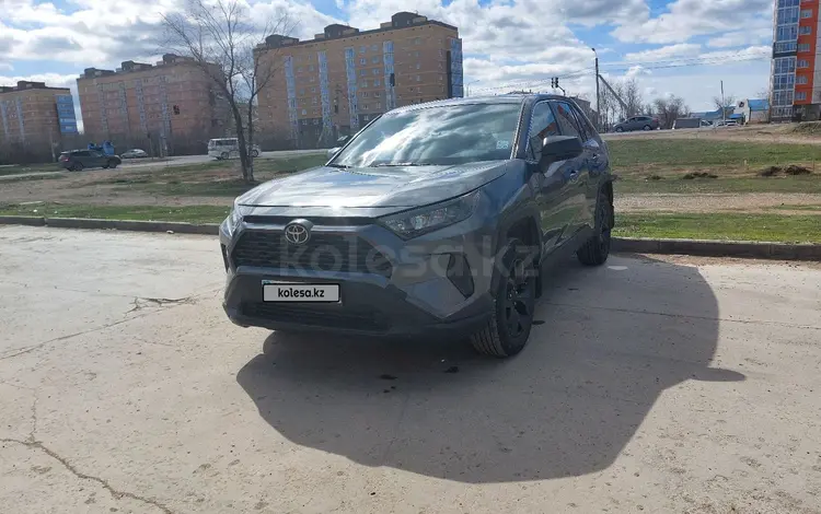 Toyota RAV4 2022 года за 16 200 000 тг. в Уральск