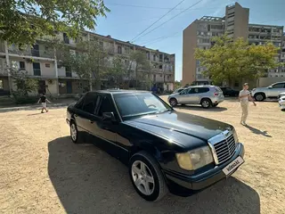 Mercedes-Benz E-Class, 1992