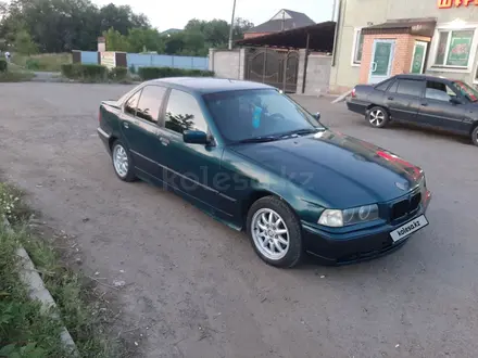 BMW 320 1993 года за 1 600 000 тг. в Астана – фото 2