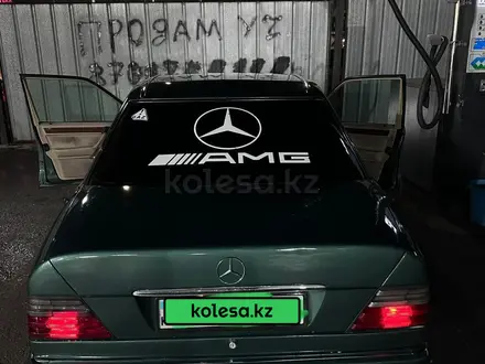 Mercedes-Benz E 200 1993 года за 2 000 000 тг. в Алматы