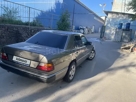 Mercedes-Benz E 230 1992 года за 1 000 000 тг. в Алматы – фото 4