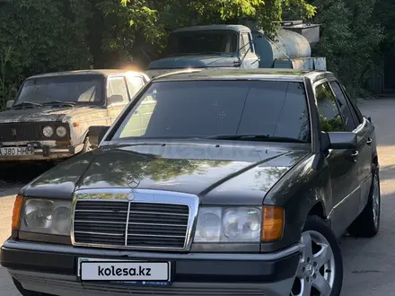 Mercedes-Benz E 230 1992 года за 1 000 000 тг. в Алматы