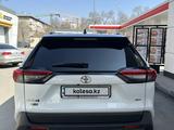 Toyota RAV4 2021 года за 20 500 000 тг. в Алматы – фото 5