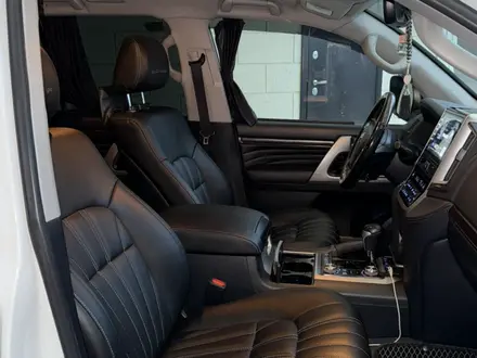 Toyota Land Cruiser 2020 года за 38 200 000 тг. в Алматы – фото 18