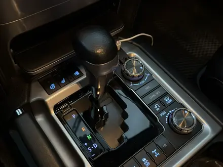 Toyota Land Cruiser 2020 года за 38 200 000 тг. в Алматы – фото 27