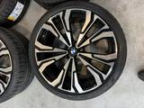 Оригинал r23 на БМВ x7. Резина и датчики давления. за 2 100 000 тг. в Алматы – фото 5
