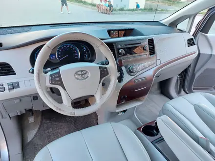 Toyota Sienna 2014 года за 10 800 000 тг. в Актобе – фото 13