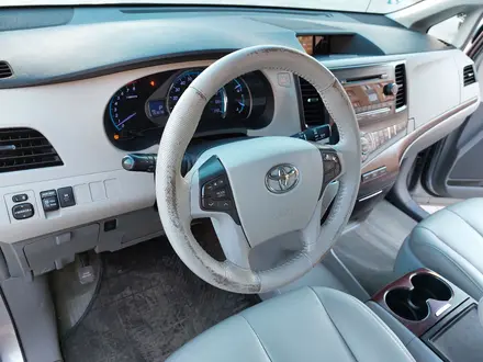 Toyota Sienna 2014 года за 10 800 000 тг. в Актобе – фото 15