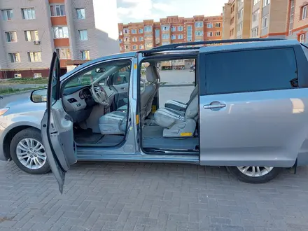 Toyota Sienna 2014 года за 10 800 000 тг. в Актобе – фото 17