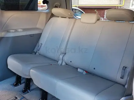 Toyota Sienna 2014 года за 10 800 000 тг. в Актобе – фото 20
