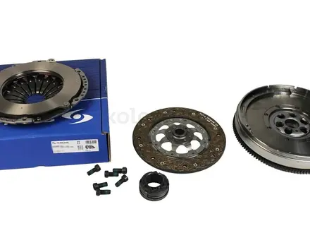 Маховик двухмассовый с комплектом сцепления Sachs VW AUDI за 300 000 тг. в Астана