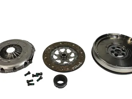 Маховик двухмассовый с комплектом сцепления Sachs VW AUDI за 300 000 тг. в Астана – фото 2