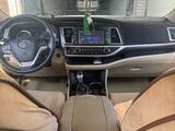 Toyota Highlander 2014 года за 16 800 000 тг. в Жанаозен – фото 2