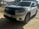 Toyota Highlander 2014 года за 16 800 000 тг. в Жанаозен
