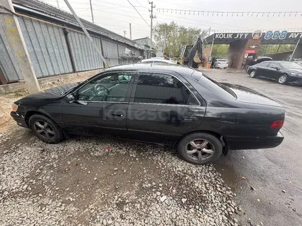 Toyota Camry 2000 года за 2 900 000 тг. в Алматы – фото 6
