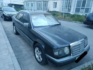 Mercedes-Benz E 230