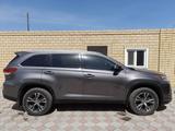 Toyota Highlander 2018 года за 17 100 000 тг. в Павлодар