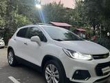 Chevrolet Tracker 2020 года за 6 199 999 тг. в Алматы – фото 3