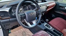 Toyota Hilux 2023 годаfor24 000 000 тг. в Актобе – фото 3