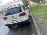 Volkswagen Touareg 2004 года за 4 500 000 тг. в Астана – фото 4