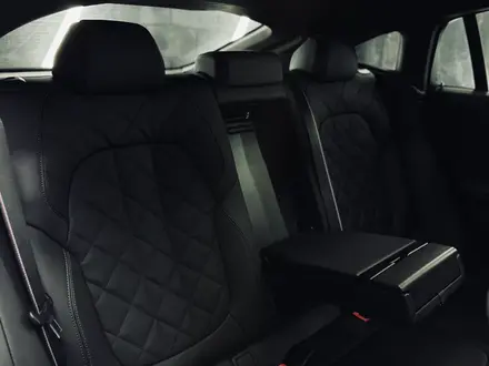 BMW X6 XDrive 40i 2025 года за 66 000 000 тг. в Алматы – фото 21