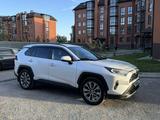 Toyota RAV4 2022 года за 17 000 000 тг. в Караганда – фото 2