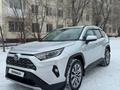 Toyota RAV4 2021 года за 19 100 000 тг. в Астана – фото 2