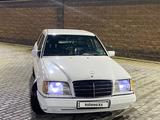 Mercedes-Benz E 320 1993 года за 2 800 000 тг. в Алматы – фото 3