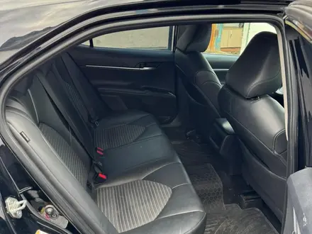 Toyota Camry 2017 года за 12 800 000 тг. в Семей – фото 3