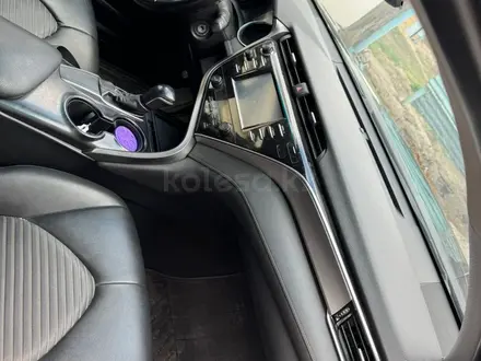 Toyota Camry 2017 года за 12 800 000 тг. в Семей – фото 11
