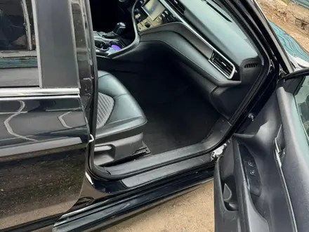 Toyota Camry 2017 года за 12 800 000 тг. в Семей – фото 12