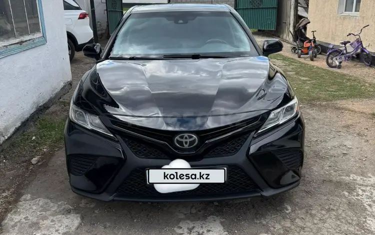 Toyota Camry 2017 года за 12 800 000 тг. в Семей