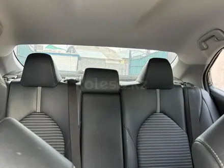 Toyota Camry 2017 года за 12 800 000 тг. в Семей – фото 5