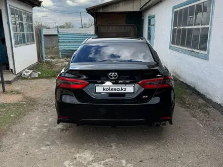 Toyota Camry 2017 года за 12 800 000 тг. в Семей – фото 2