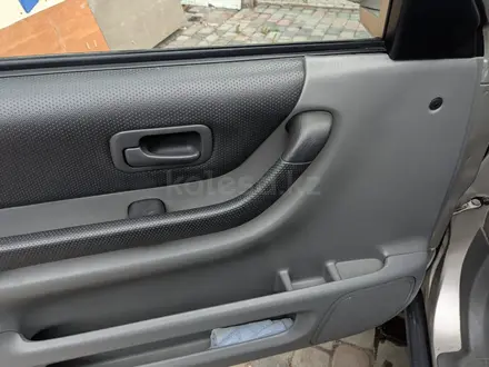 Honda CR-V 1998 года за 3 800 000 тг. в Алматы – фото 7