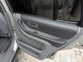 Honda CR-V 1998 года за 3 800 000 тг. в Алматы – фото 9